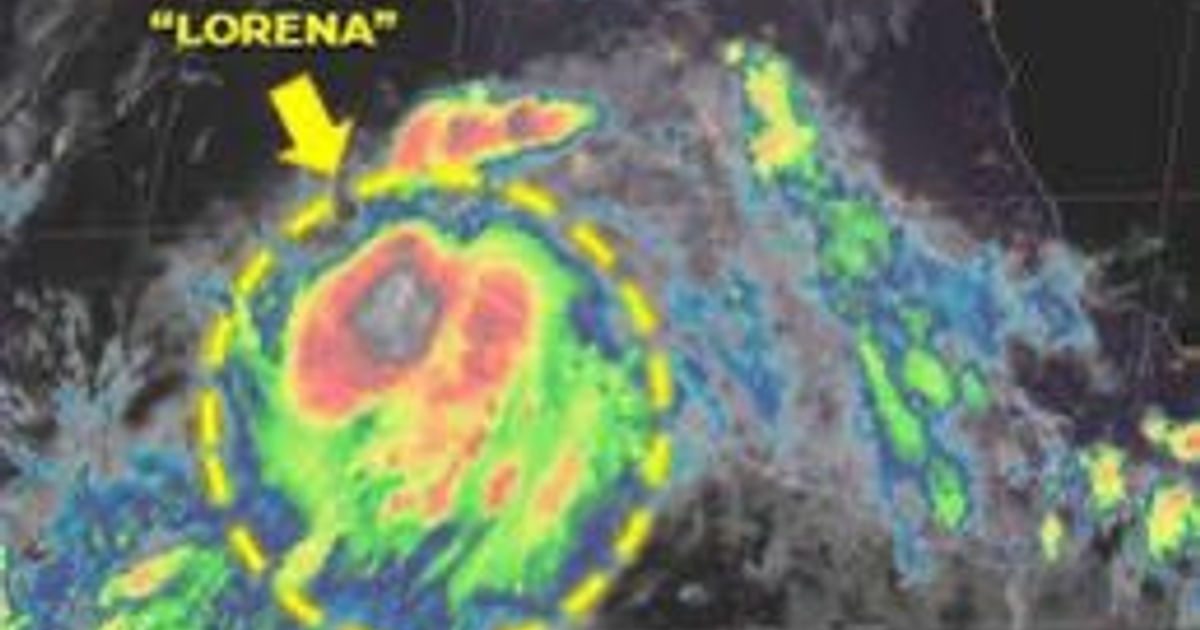 Mapa satelital de la tormenta tropical Lorena con intensidades de lluvia y ubicación señalada.
