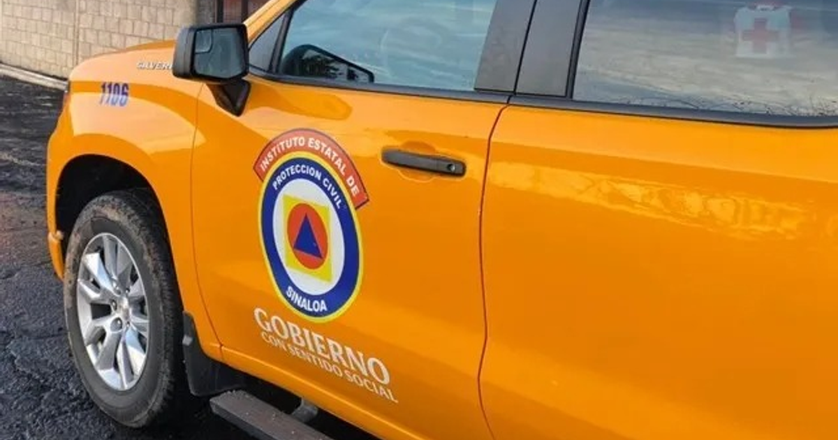 Vehículo de Protección Civil de Sinaloa en accidente laboral en Mazatlán