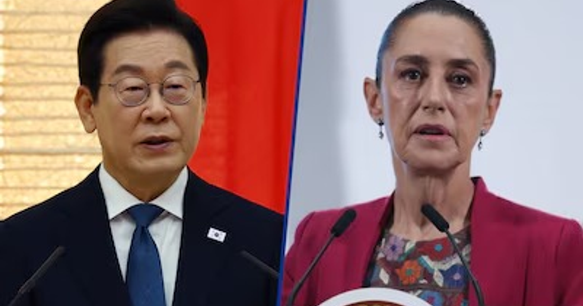 Dos personas en conferencia de prensa sobre aranceles de México y Corea del Sur