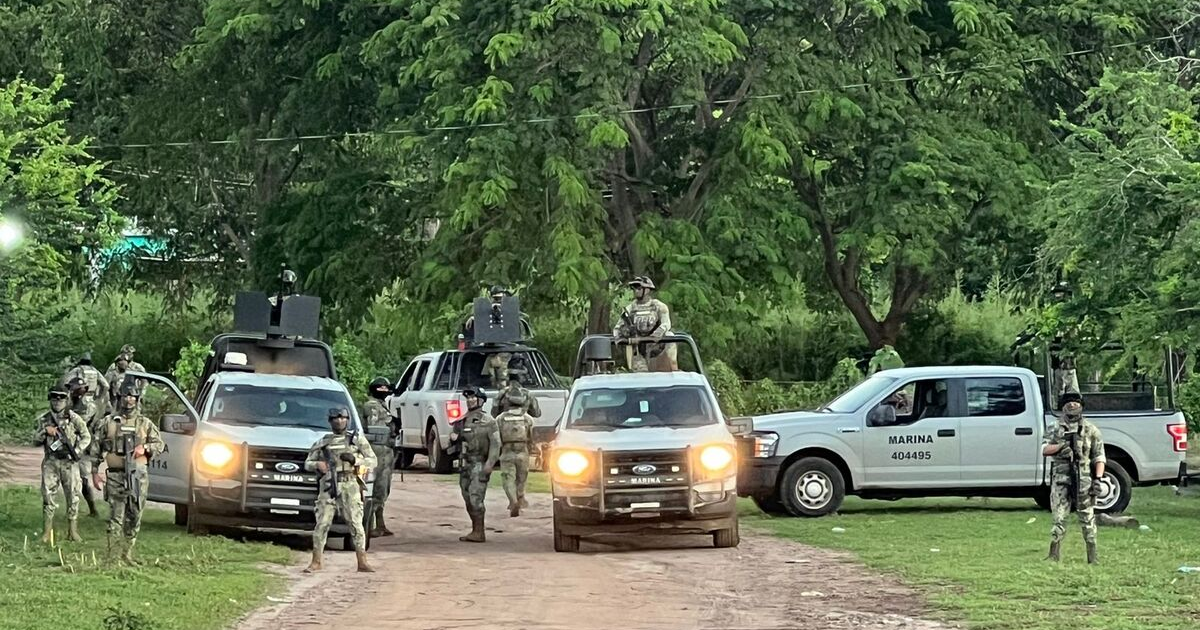 Vehículos de seguridad y personal militar en Culiacán tras balacera en Terranova