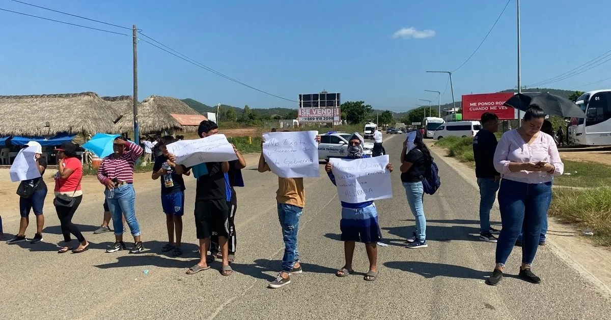 Protesta de vecinos en Mazatlán por ampliación de transporte público