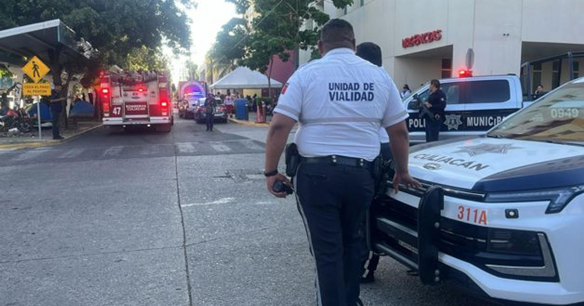 Vehículos de emergencia en Culiacán tras derrame químico en hospital pediátrico