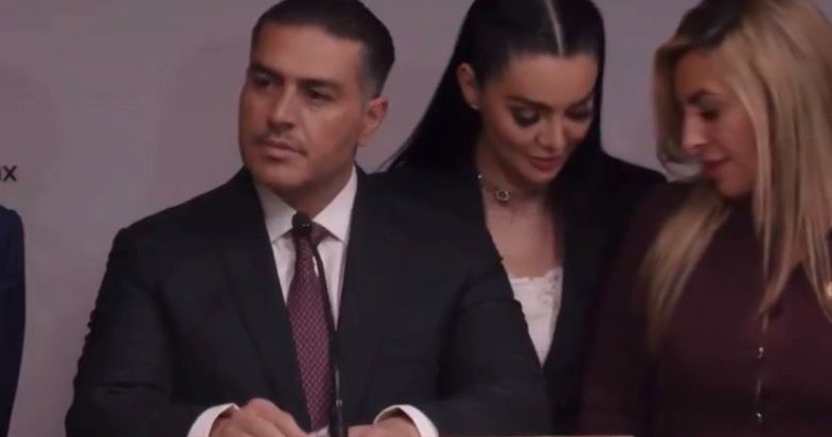 Diputadas de Morena en disputa por lugar junto a Omar García Harfuch durante evento público