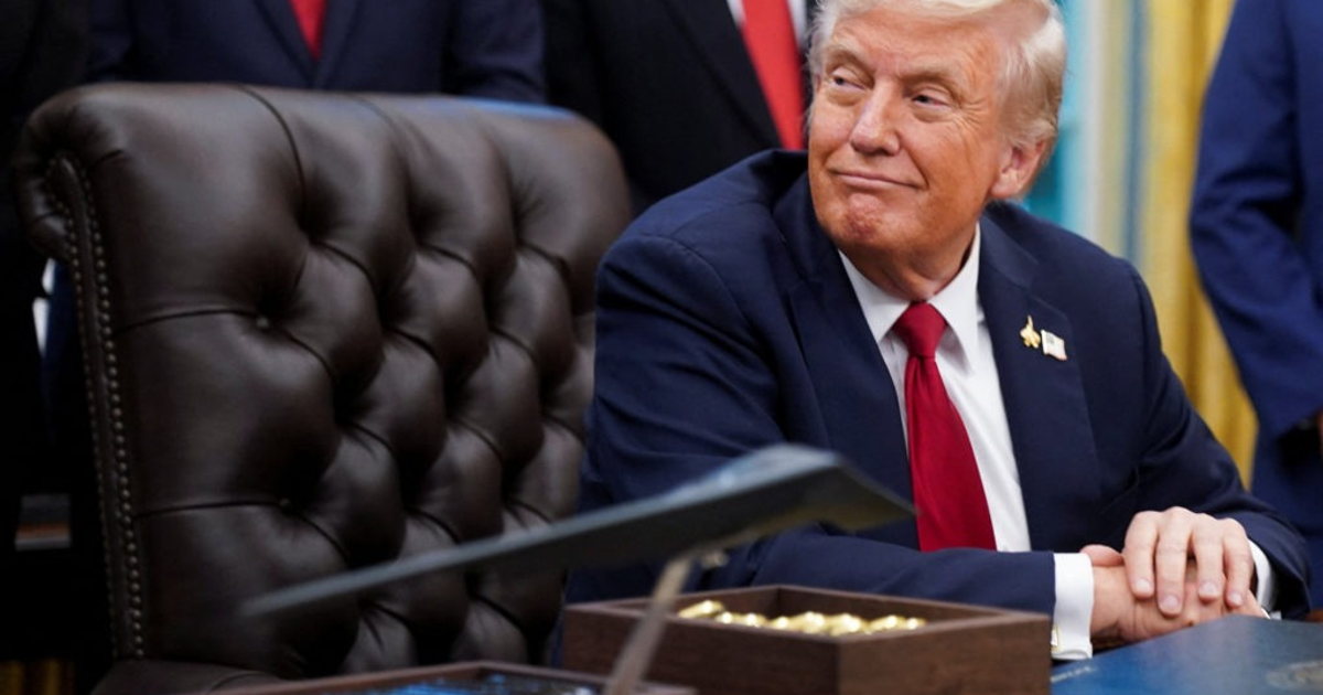 Manifestantes en Chicago protestan contra las redadas de ICE, con pancartas y consignas en el South Side.