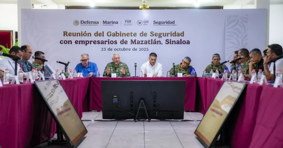 Reunión del Gabinete de Seguridad en Mazatlán con funcionarios y empresarios