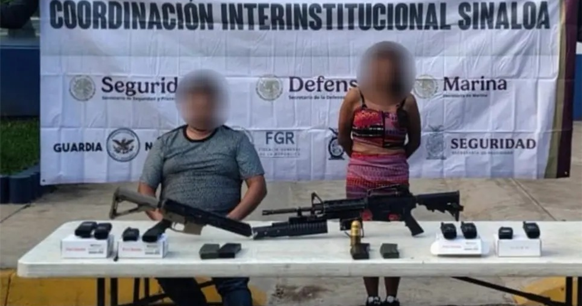 Operativo policial en Villa Juárez, Sinaloa, con detención de sospechosos y aseguramiento de armas.