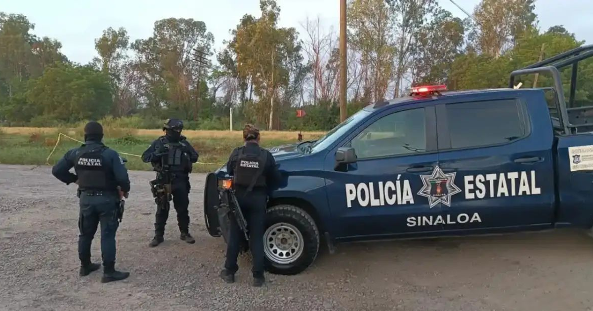 Policías estatales de Sinaloa en operativo rural tras robo de camioneta Acura en Culiacán.