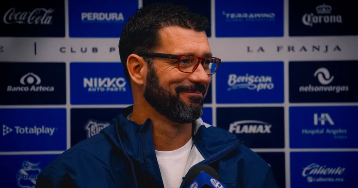 Albert Espigares, director técnico del Club Puebla, en conferencia de prensa