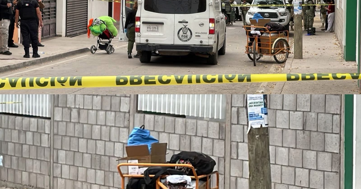 Policías y vehículo oficial en escena del crimen en Culiacán, con cinta de seguridad y carrito de carga en la acera.