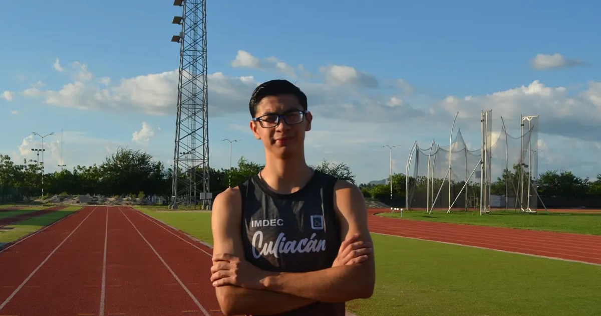 Daniel Bátiz Rojas en pista de atletismo, campeón en salto de longitud T38