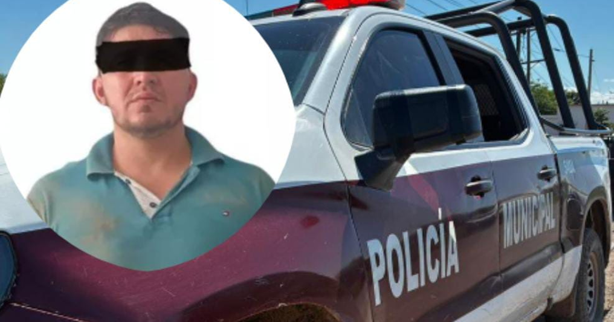 Camioneta de policía municipal y retrato enmascarado de detenido por abuso sexual en Los Mochis.