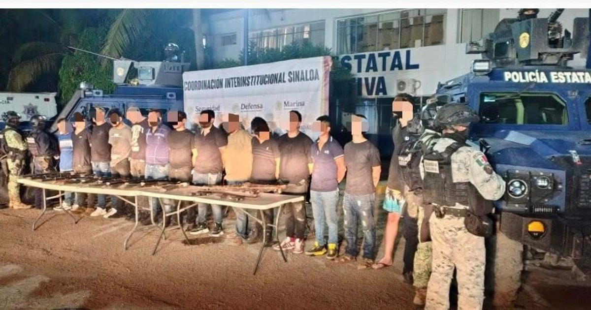 Operativo nocturno en Navolato: Detenidos y arsenal asegurado