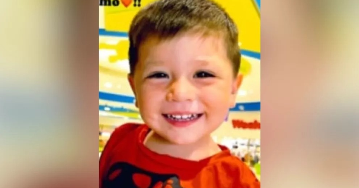 Fotografía de Dilan Alonso en ficha de búsqueda Alerta Amber Sinaloa.