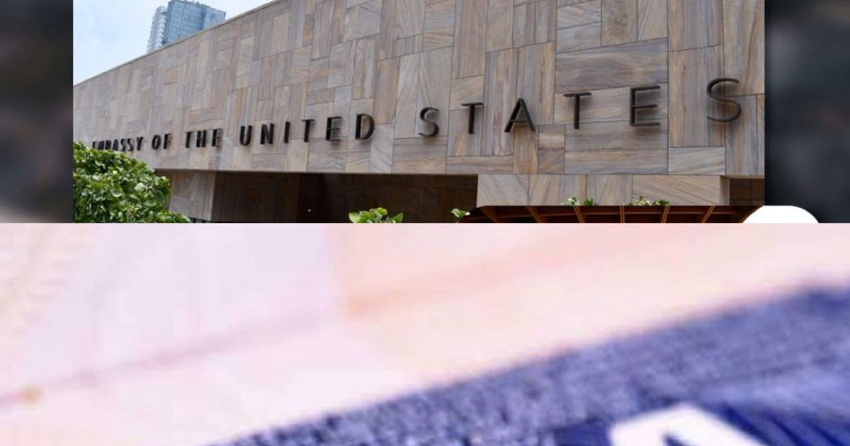 Fachada de la Embajada de Estados Unidos en Ciudad de México con texto 'EMBASSY OF THE UNITED STATES'.