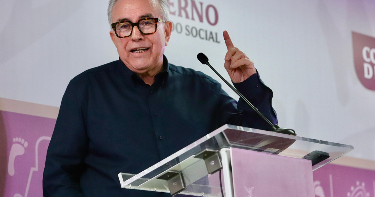 Gobernador Rubén Rocha Moya hablando en conferencia de prensa sobre operativo en La Brecha, Sinaloa.