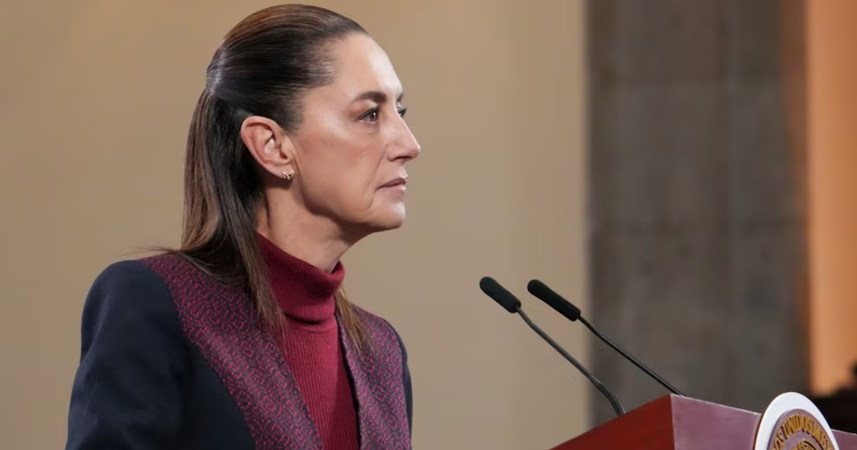 Claudia Sheinbaum hablando en una conferencia sobre la revocación de mandato