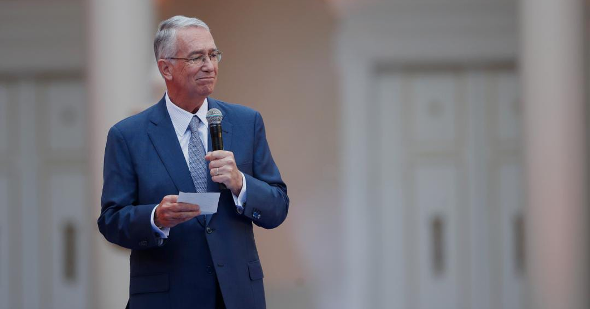 Ricardo Salinas Pliego en discurso formal sobre inversiones en México