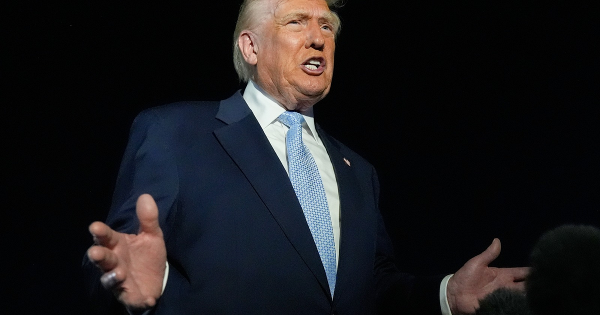 Donald Trump hablando en Palm Beach sobre sanciones a Rusia