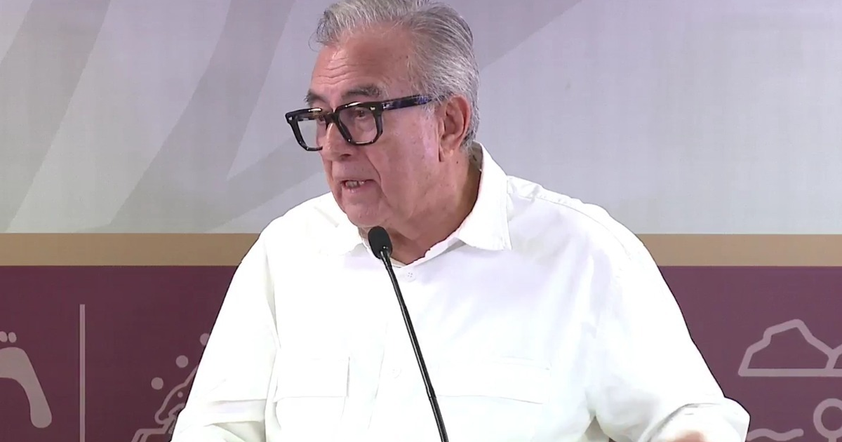 Gobernador Rubén Rocha Moya hablando en conferencia sobre seguridad en Sinaloa
