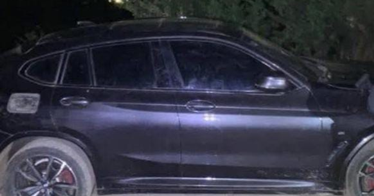 BMW X4 negro incautado, relacionado con cargadores de fusil y marihuana en Sinaloa
