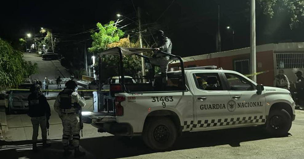 Vehículo de la Guardia Nacional en un área acordonada en Culiacán durante una emergencia nocturna.