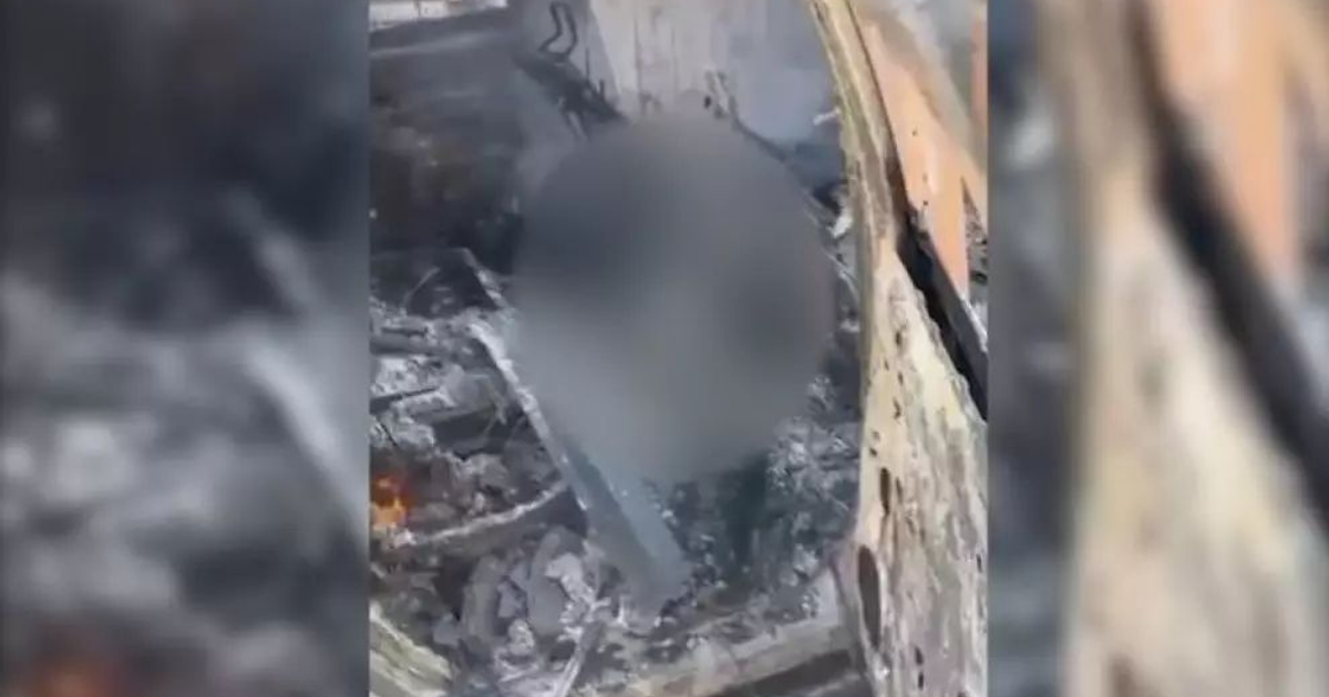 Vehículo calcinado con arma larga en Escuinapa, Sinaloa