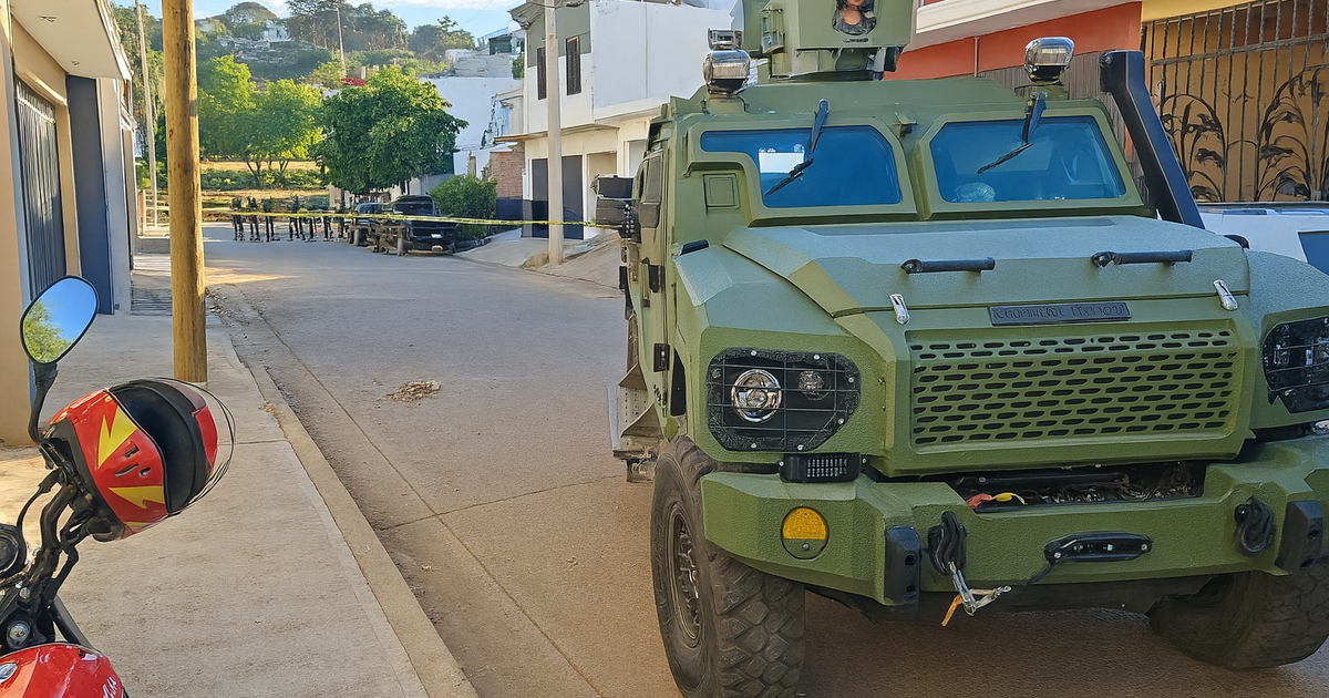 Vehículo militar verde en Culiacán tras ataque armado en Servidor Público.