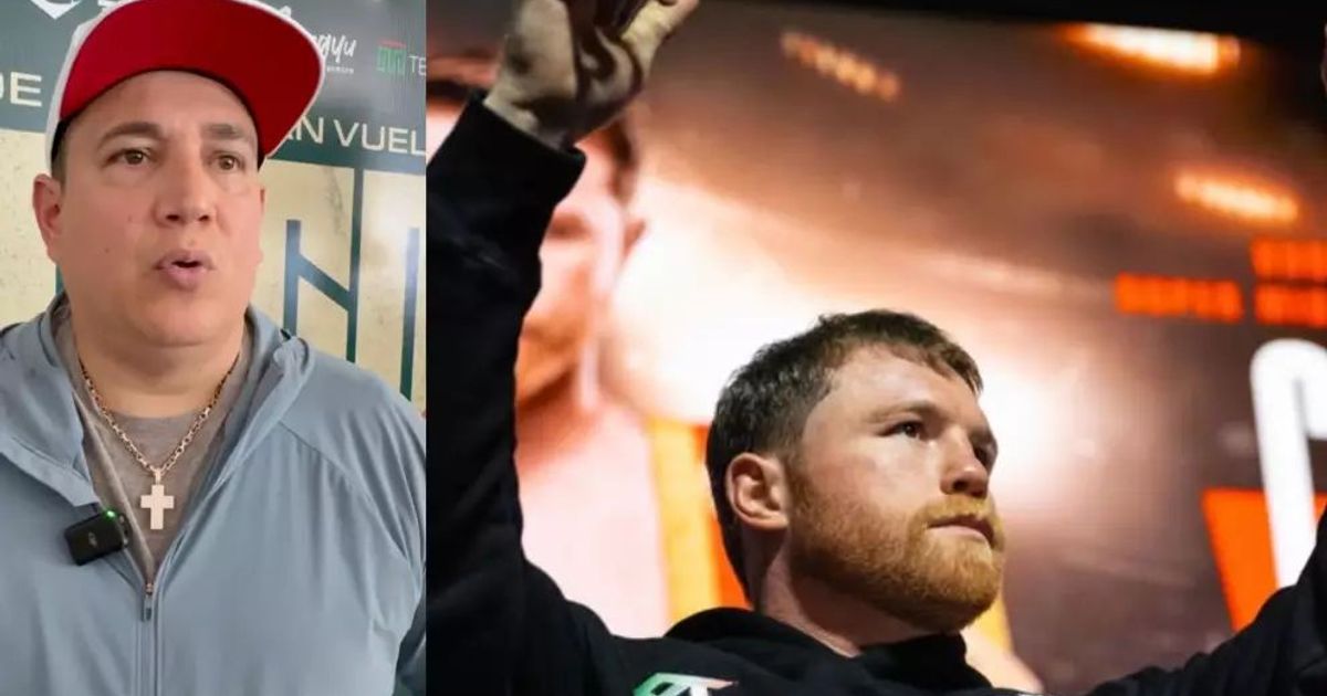 Hombre con gorra roja y chaqueta azul habla con otro hombre levantando un brazo, en marco de evento relacionado con boxeo.