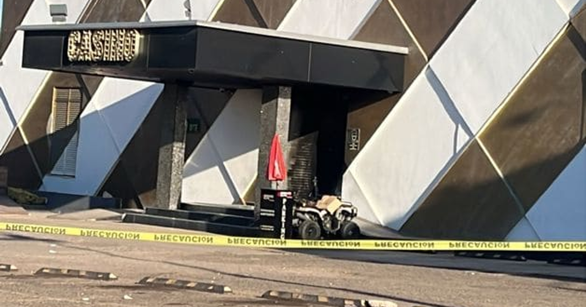 Casino Circus en Culiacán con cinta de restricción y cuatrimoto en la entrada