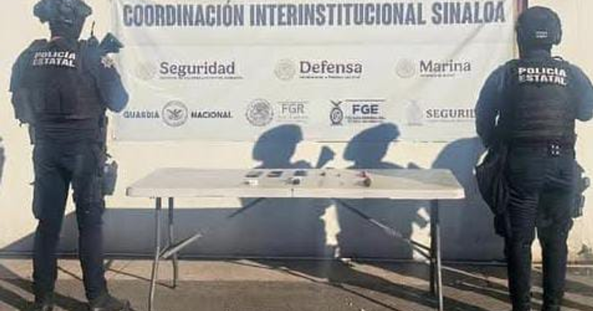 Policías estatales durante operativo en Aguaruto, Sinaloa