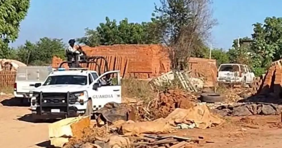 Escena del crimen en ladrillera de Culiacán con patrullaje de la Guardia