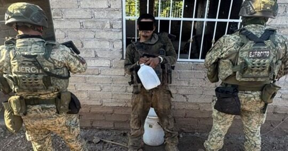 Operativo militar en Escuinapa, Sinaloa, detención de cuatro personas con armas decomisadas