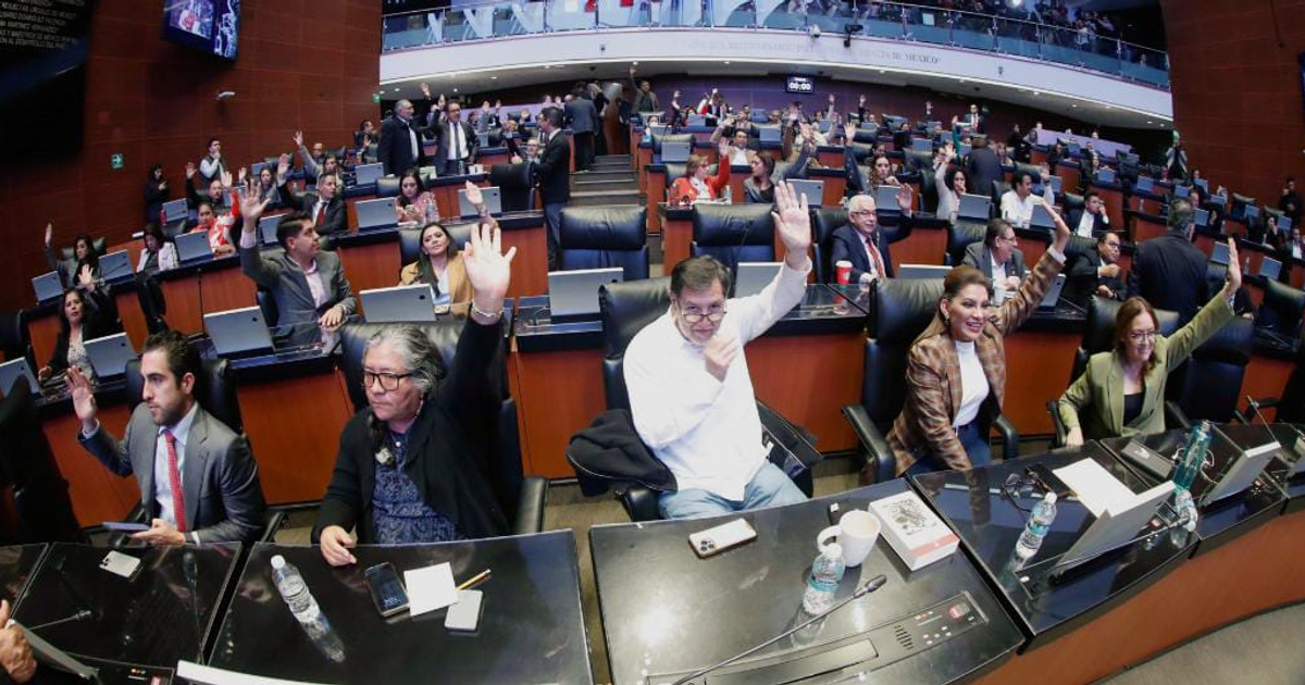 Legisladores votan en el Senado de México sobre aspirantes a la Fiscalía General
