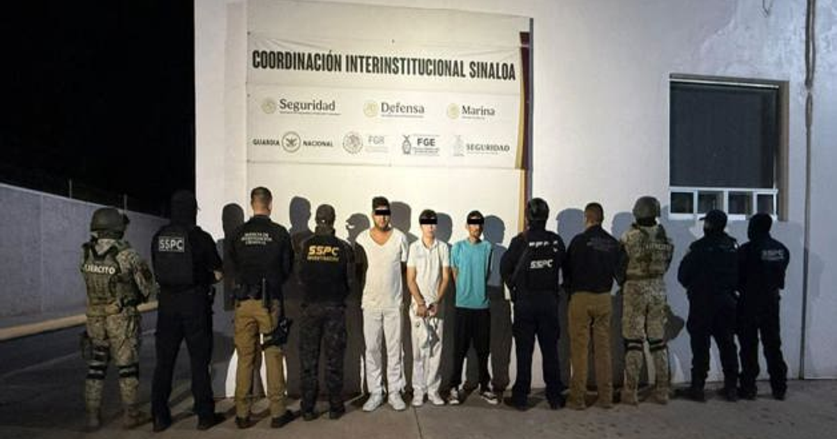 Operativo nocturno en Culiacán con fuerzas de seguridad y detenidos.