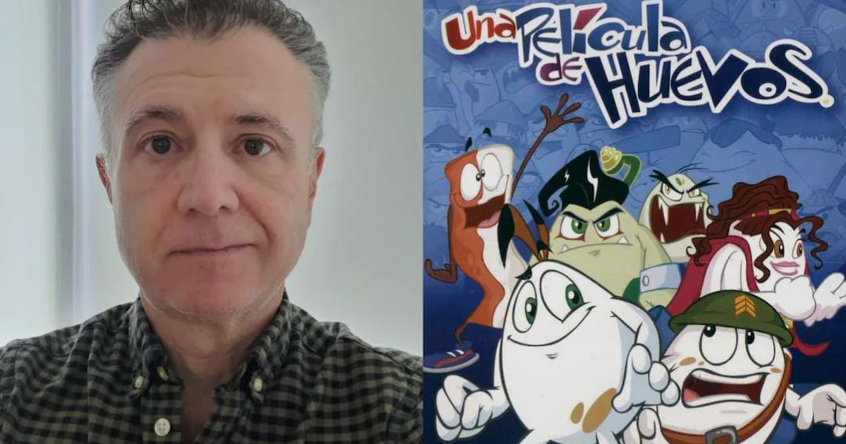 Individuo junto al arte de "Una Película de Huevos" en homenaje a Fernando Meza.