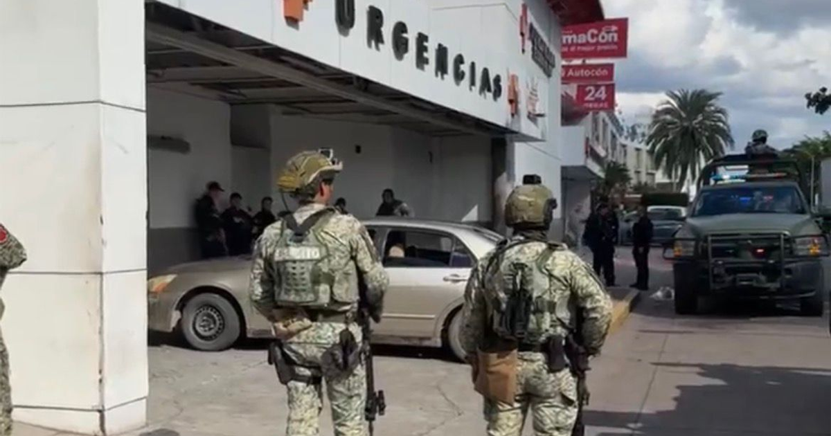 Fuerzas de seguridad en operativo afuera de urgencias tras balacera en Culiacán