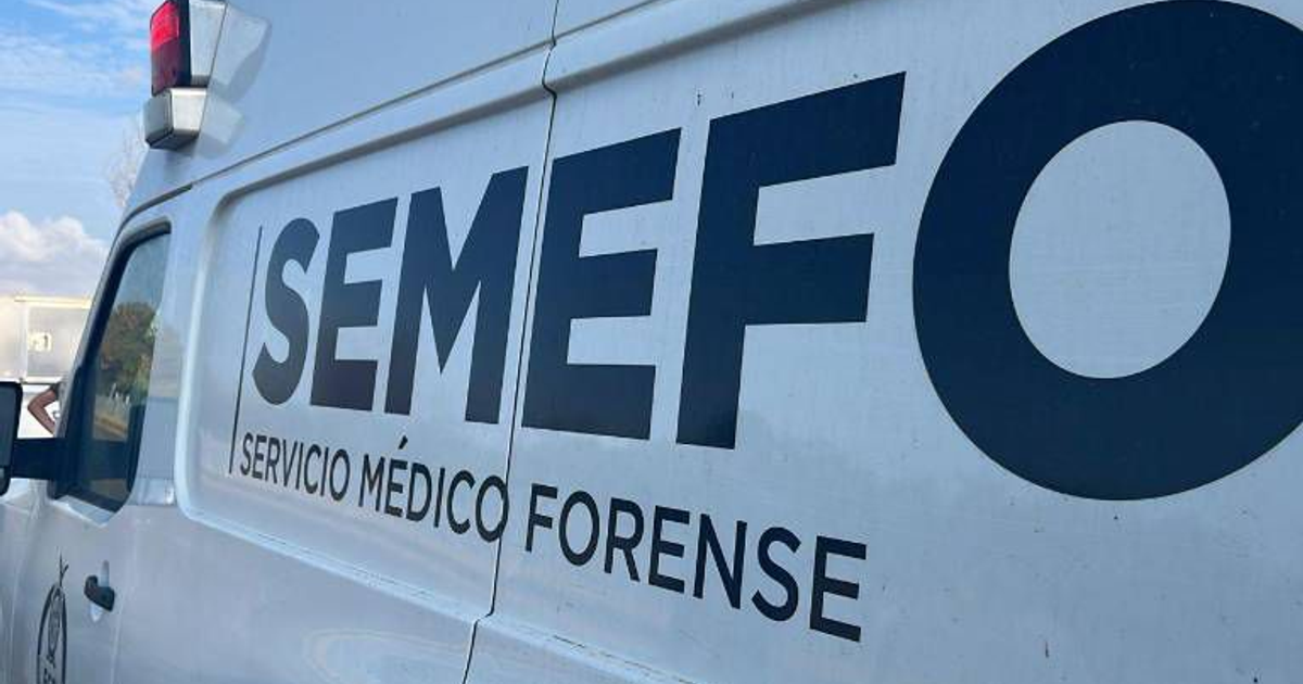 Vehículo de SEMEFO en relación con el caso de Fernando 'M' en Culiacán