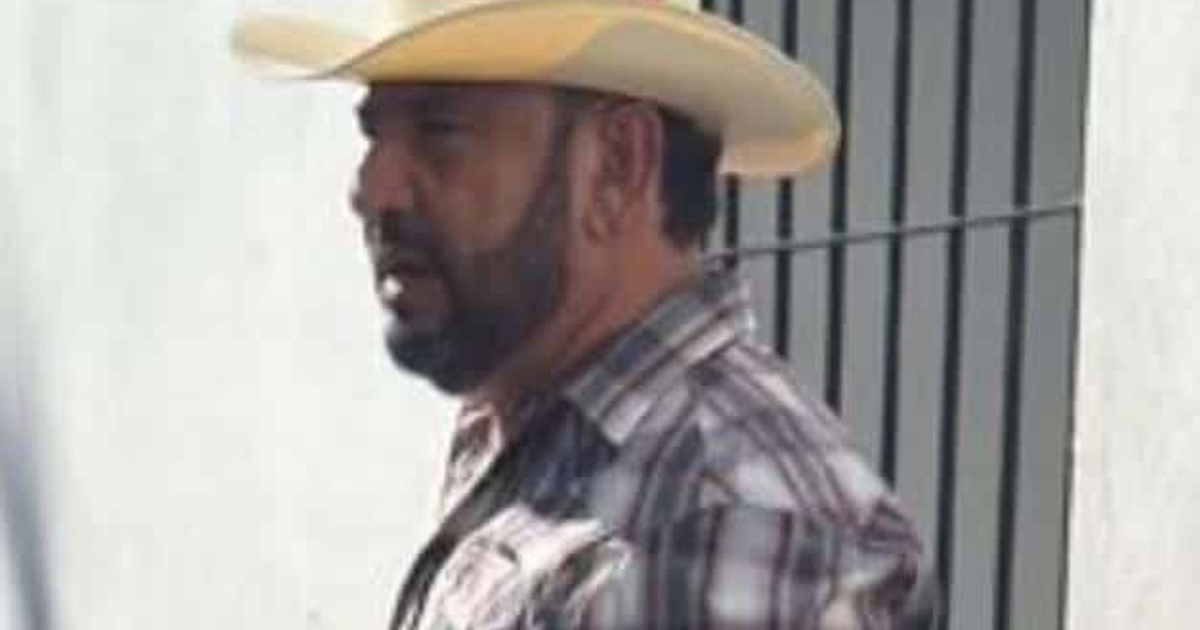 Policías intervienen sobre vialidad en Sinaloa tras incidente con funcionario.