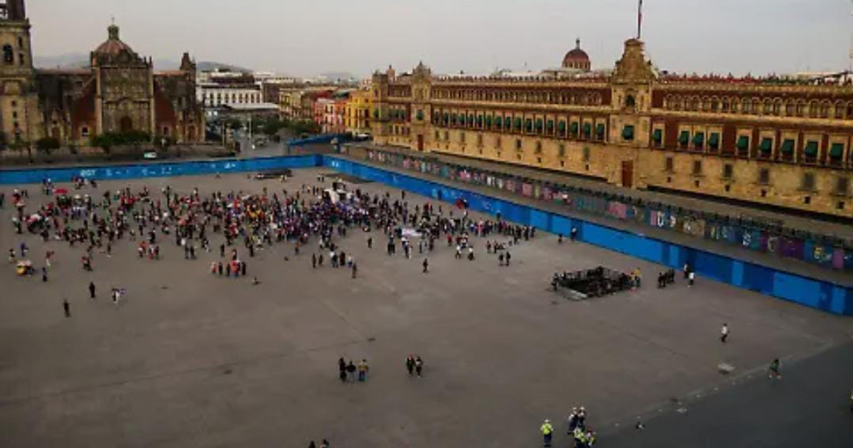Concentración en el Zócalo por séptimo aniversario de Morena, Ciudad de México.