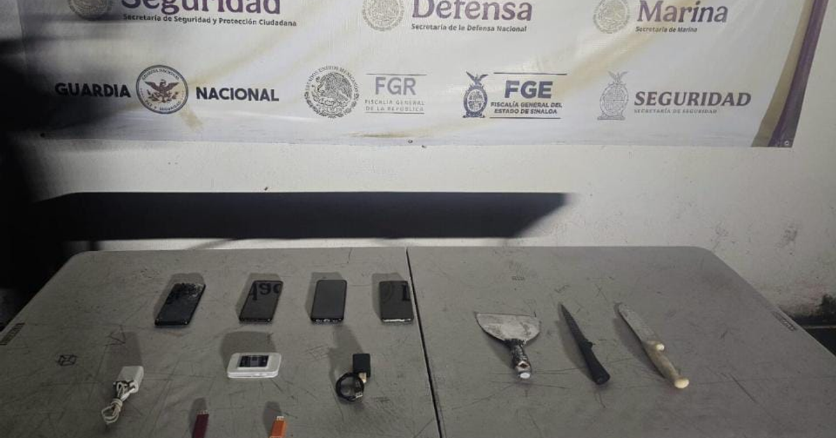 Objetos incautados en el penal de Aguaruto durante operativo del 27 de diciembre de 2025, incluyendo celulares y utensilios.