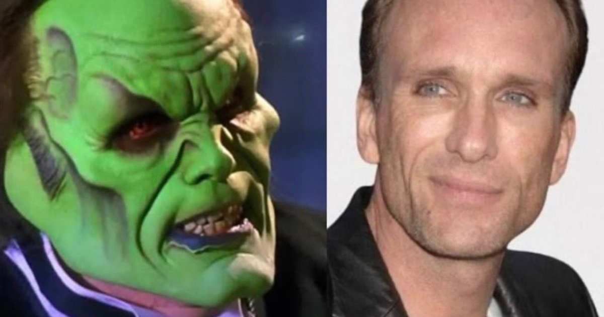 Figura verde caricaturesca junto a personaje humano realista, evocando dualidad actoral