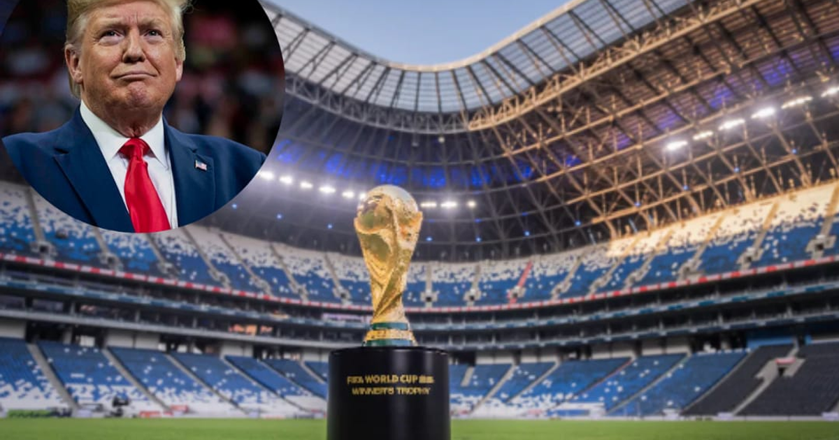 Trofeo de la Copa Mundial de la FIFA frente a un estadio vacío, con informe sobre redadas migratorias en EE.UU.