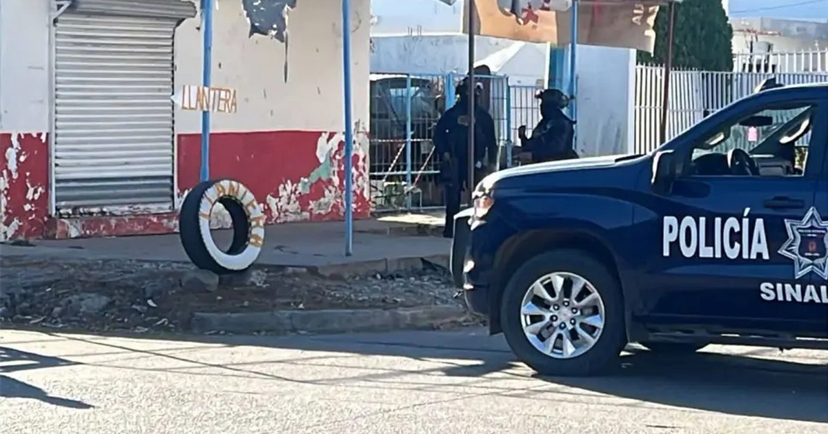 Operativo policial en Culiacán en un área asegurada por blindaje ilegal en la colonia Miguel Hidalgo.