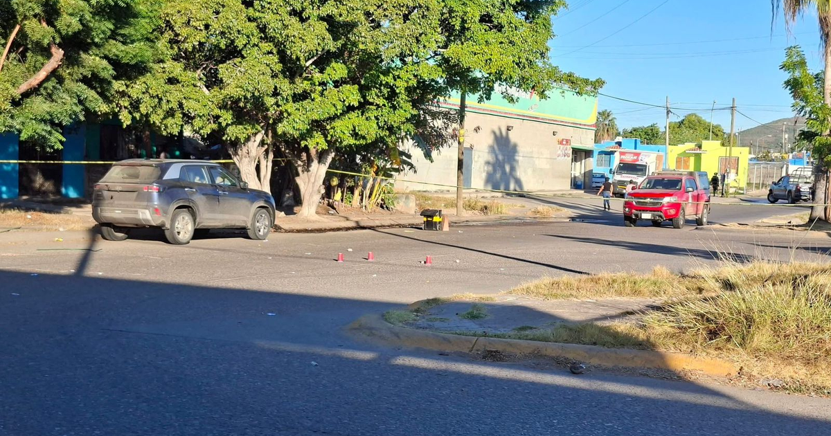 Calle acordonada en Mazatlán tras reporte de detonaciones.