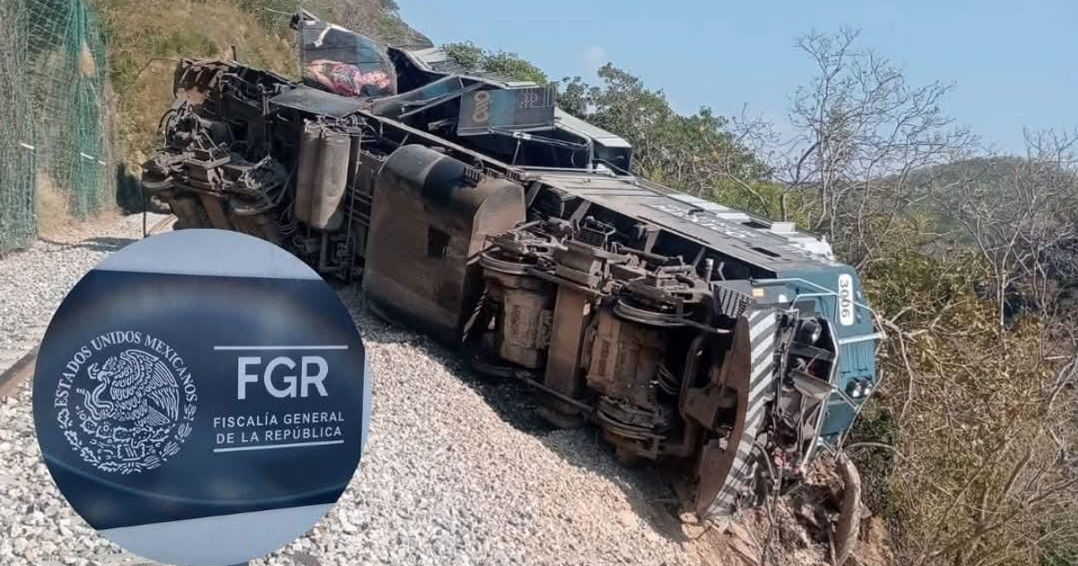 Tren Transístmico descarrilado en un entorno accidentado en Oaxaca con logotipo de la FGR.
