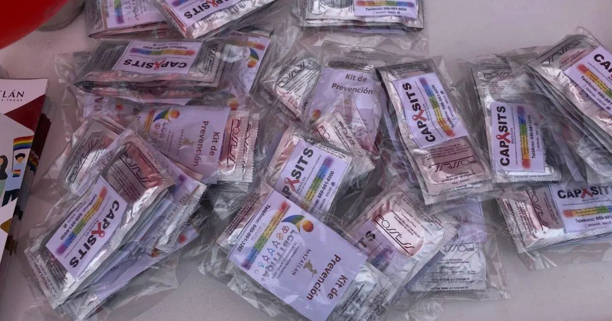Materiales de prevención sexual distribuidos por CAPASITS en Mazatlán.