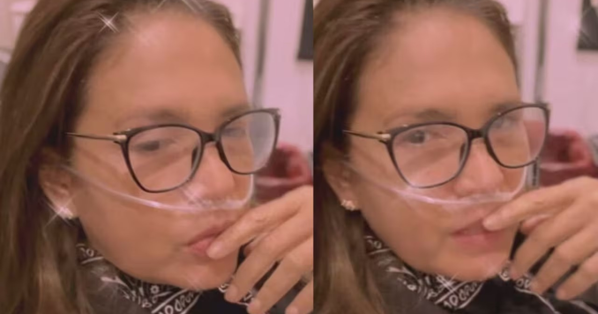 Persona con gafas y manguera de oxígeno en boca, tocando su rostro, simbolizando la hospitalización de Yolanda Andrade.