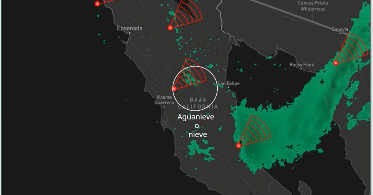 Mapa que representa el clima en Baja California con áreas de precipitación y probabilidad de nieve durante el frente frío 24.