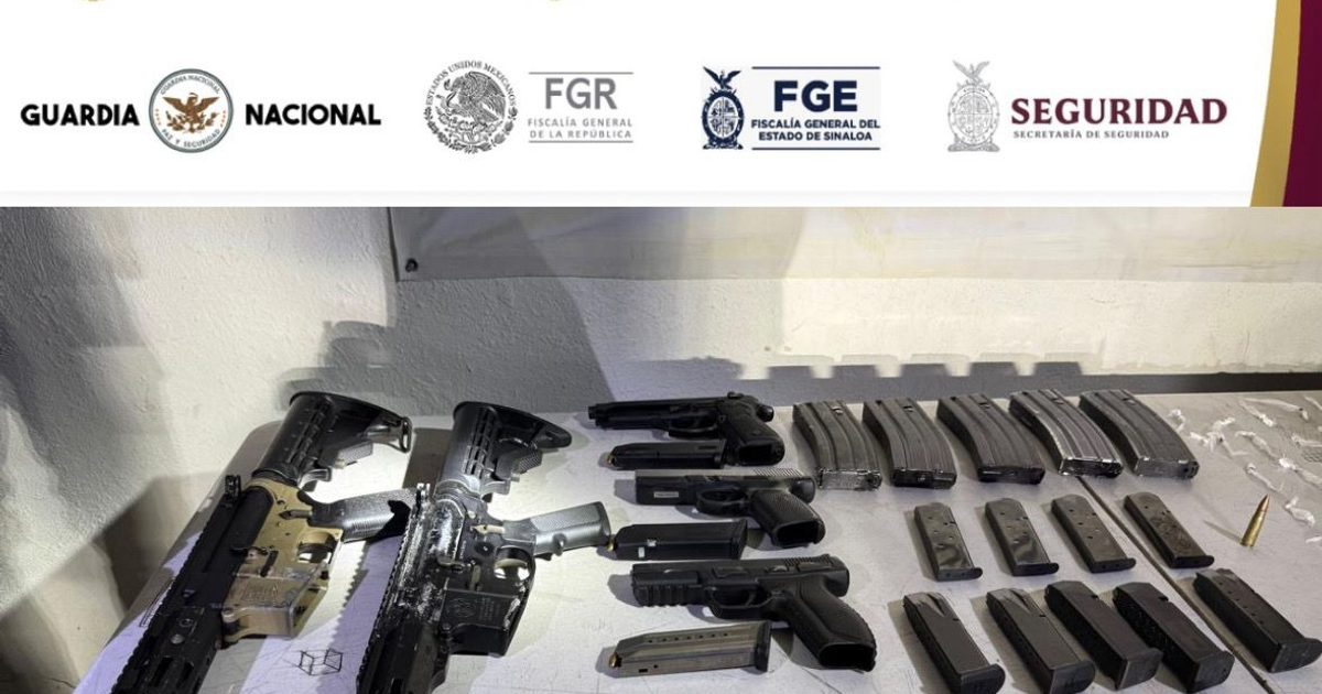 Armas y equipos confiscados por autoridades de seguridad en el penal de Aguaruto, Culiacán.