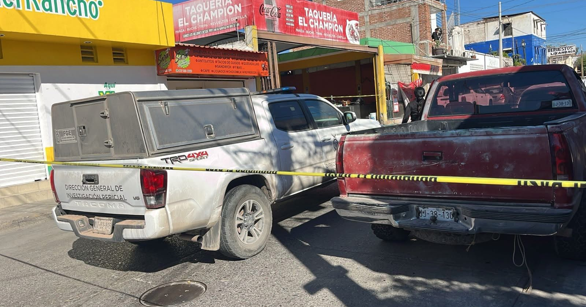 Escena acordonada en taquería de Culiacán con camionetas blancas